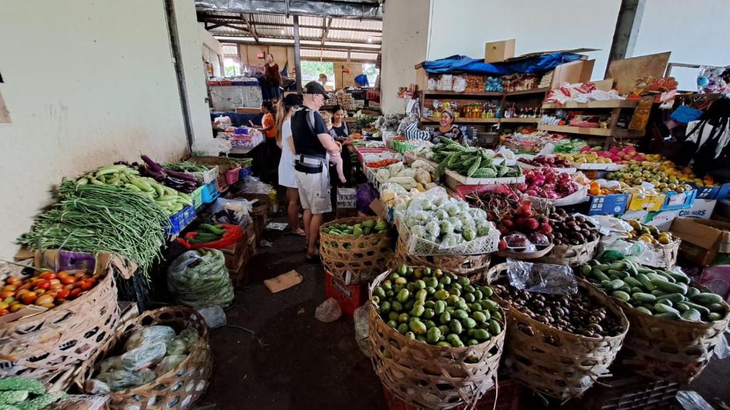 Amed's fresh markets are cheap helping to lower the cost of living in Amed.