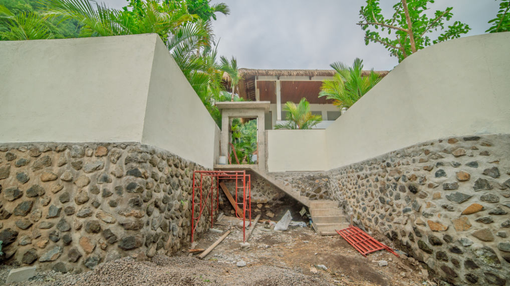 Villa #7 - Main entrance waiting Balinese wooden door.
